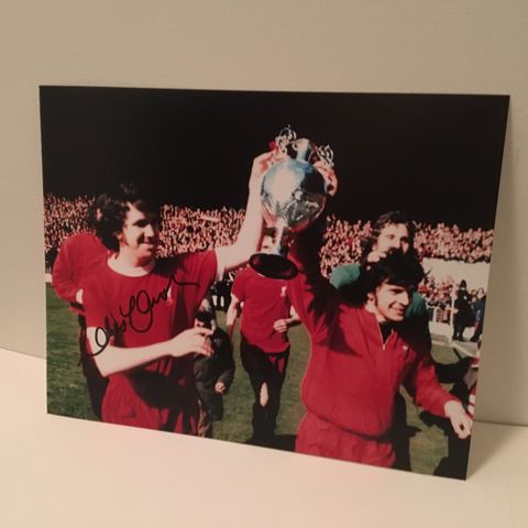 Liverpool - Fantastisk fotografi av Chris Lawler med autentisk signatur