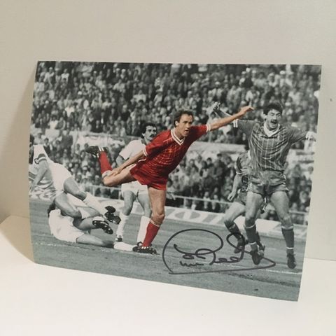 Liverpool - Phil Neal signert 25x20 cm fotocollage med COA