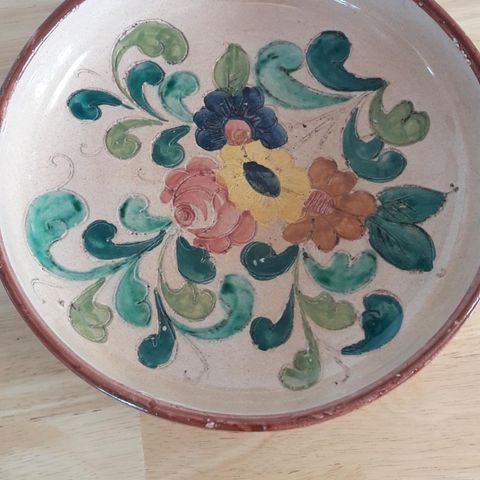 Nydelig gammelt keramikk bolle hb kr 300