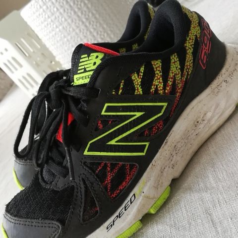 New Balance str 33