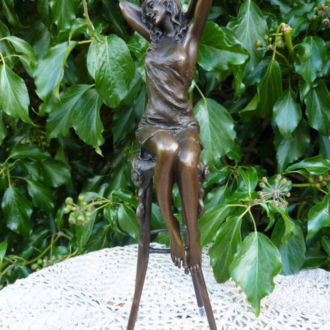 Art deco-design figur/skulptur signert D.H.Chiparus " Josephine" i bronse