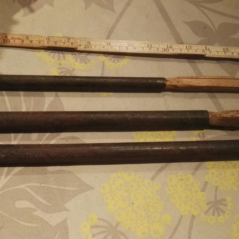 antikke, gamle vevspenner i metall , har 2