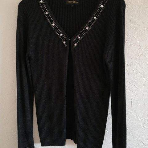 Ny cardigan fra Victoria (Vic)