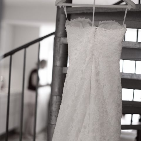 Vakker brudekjole med blonder fra Pronovias i modellen Ugalde
