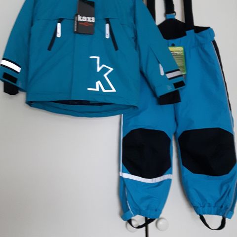 Jakke fra KappAhl og selebukse fra H&M, str 104/ 3-4 år og Dock Boot, str 29