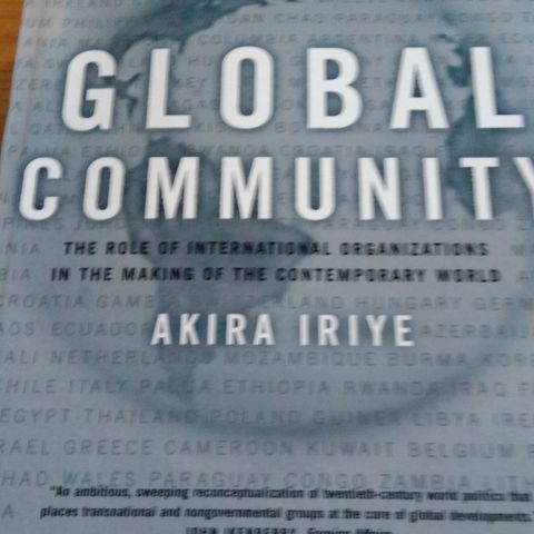 Global community - av Akira Iriye