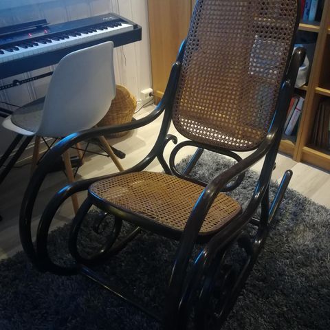 Thonet gyngestol