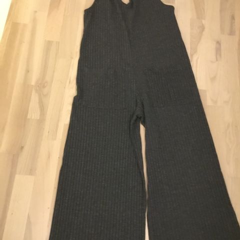 Koksgrå  jumpsuit