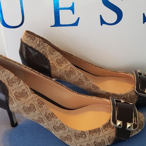 Guess pensko str 39,5.