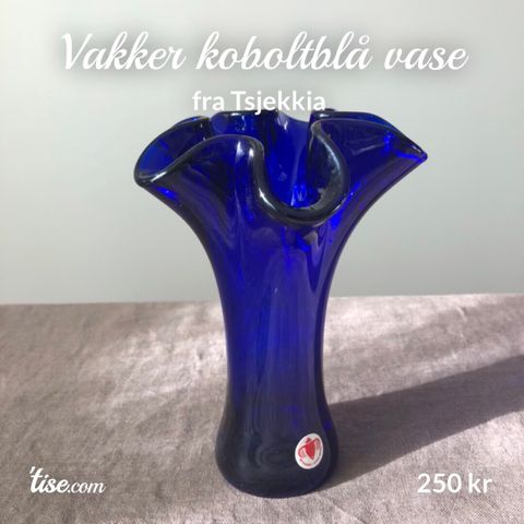 Vakker koboltblå krystallvase / tulipanvase, elges