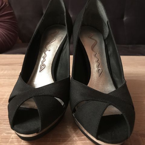 Svarte Nina pumps i str 37