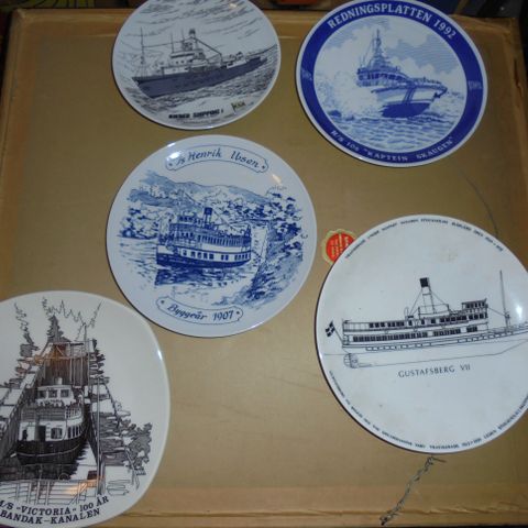 div gamle porselens platter m bilde av skip