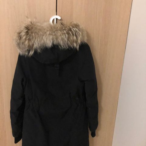 Veldig fint brukt Canadagoose jakke til salg, kun 1000kr