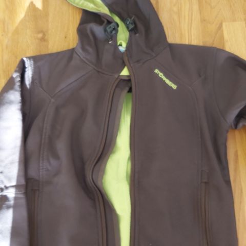 Stormberg softshell jakke str 6 år