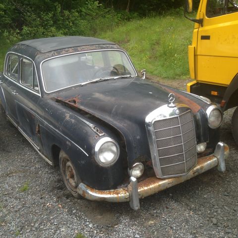 Mercedes 220S ponton motor ønskes kjøpt!