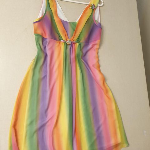 Nydelig kjole i flotte farger str 40 