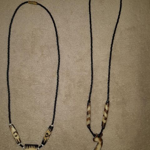 Afrikanske smykker med perlebånd