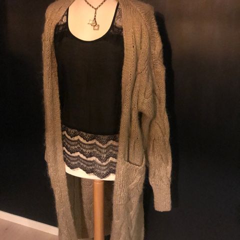 Knallfin ull/mohair lang cardigan fra Zara .Str s/m. Kjøpt i Palma