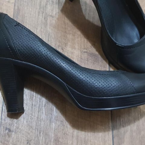 Pumps str.40 ekte skinn