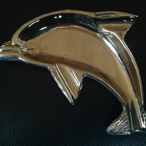 ASKEBEGER / DELFIN. Silver plated.