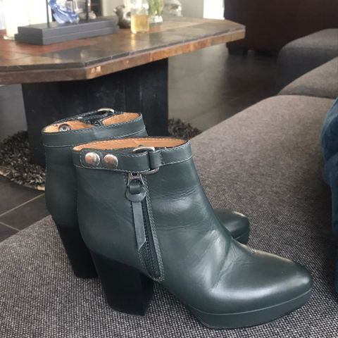 Acne Orbit Leather Boots nesten ny