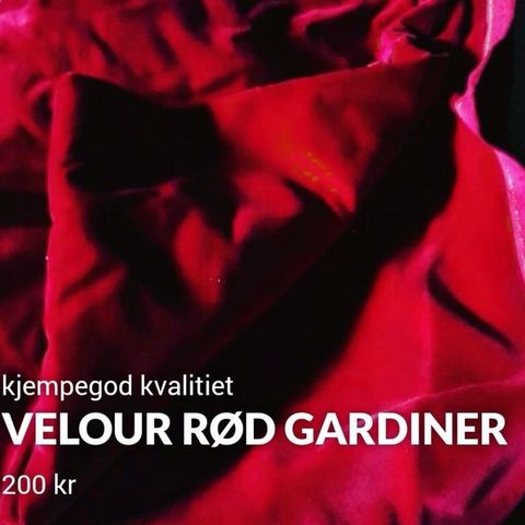 Røde velour gardiner 2 lengder