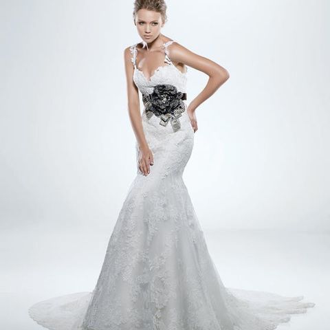 Design Brude kjole med slør fra Enzoani