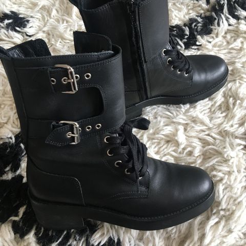 Ny pris! Råkule army-inpirerte boots fra The Kooples i strl. 38 (37)