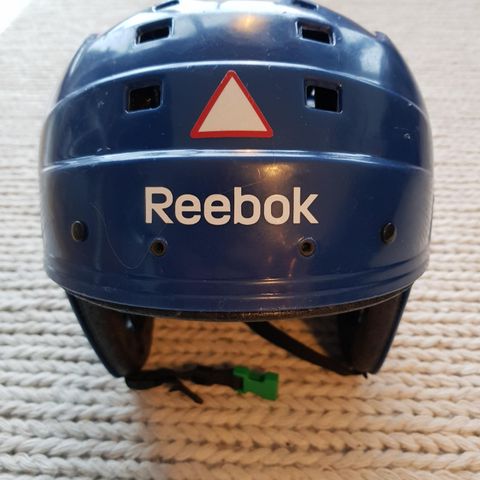 Reebok 315 ishockeyhjelm str 50-58 selges!