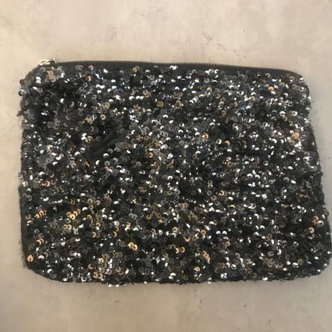 Clutch med paljetter fra Zara