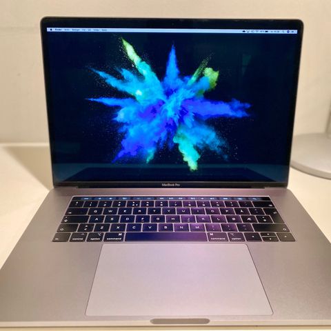 MacBook Pro 15" 2019 Byttet Batteri + tastatur