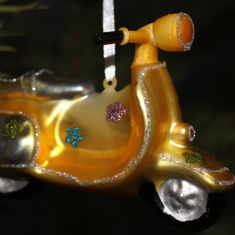 Vespa scooter julekuler i glass /juletrekuler /jule pynt / juletrepynt