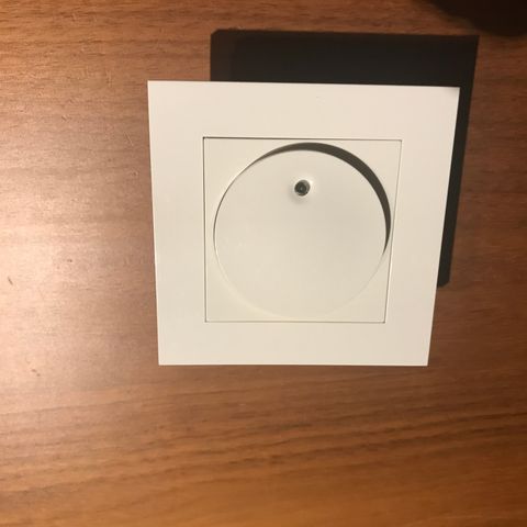 ELKO PLUS Touch Dimmer 400GLE/IT HVIT