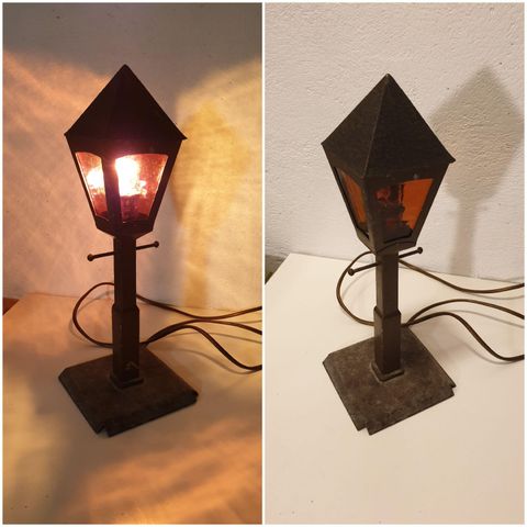 SJELDEN VAKKER VINTAGE BORDLAMPE I KOBBER