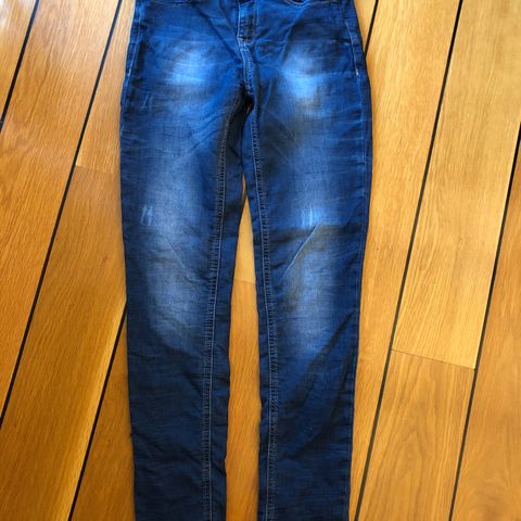 Stilige jeans - størrelse W: 30"/38 og L: 33"