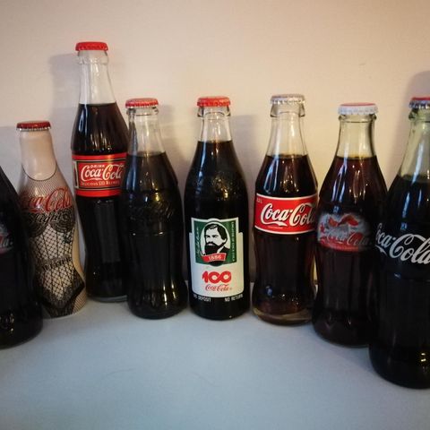 Coca cola flasker selges til høystbydende.