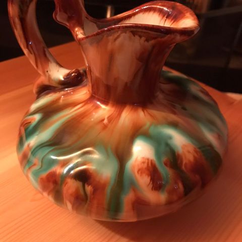 Keramikk vase i retro stil