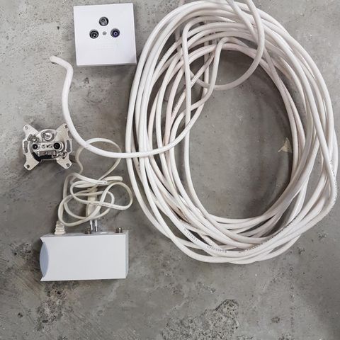 Coax utstyr/Triax IFA213 selges. Signalforsterker