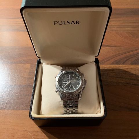 Pulsar Titanium Chronograph V182