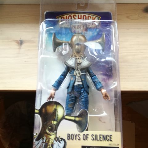Boy of Silence Figur