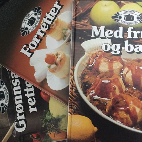 Mange kokebøker med gode oppskrifter på alle typer mat, slakt etc