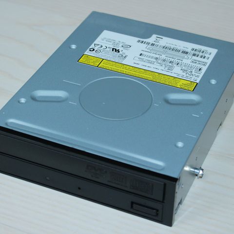 DVD R/RW & CD-R/RW DRIVE for stasjonær PC. SATA (Serial ATA Connector)