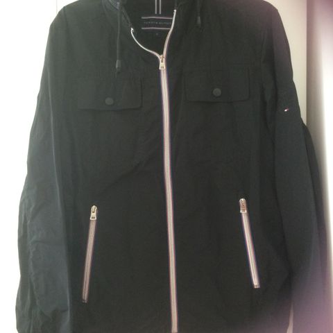 Tommy hilfiger jakke str M 1000kr