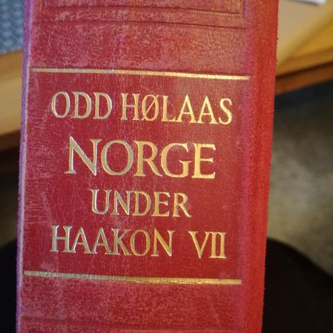 Norge under Haakon VII. Bok fra 1957.