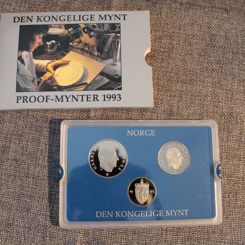 Den kongelige mynt 1993. 50 øre, 1 og 5 krone proof.   (115)