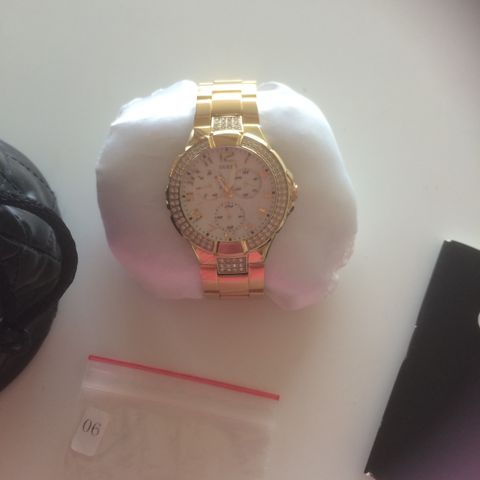 Guess klokke helt ny 3000kr