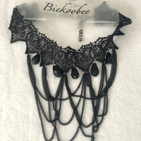 Choker necklace 