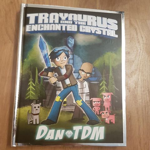 Trayaurus and the Enchanted Crystals(Dan TDM) tegneserie selges!!