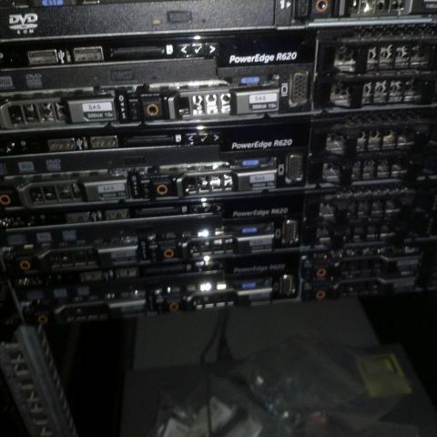 4 høytspekket Dell PowerEdge R620 rack servere