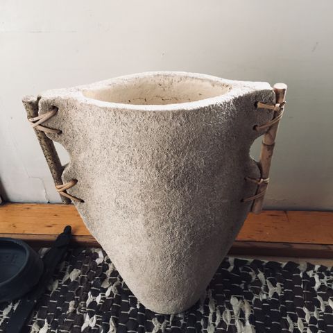 Vase, støpt